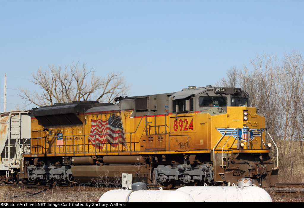 UP 8924